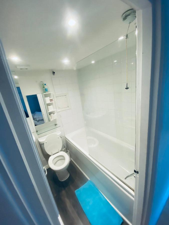 Kensington One Bed Apartment Suite Londra Esterno foto